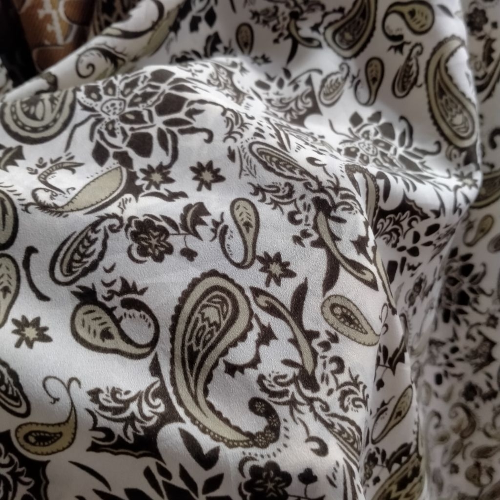 Kain Diamond crepe/Diamond premium/Kain crepe Diamond/kain Diamond/Kain crepe...harga tertera / sete