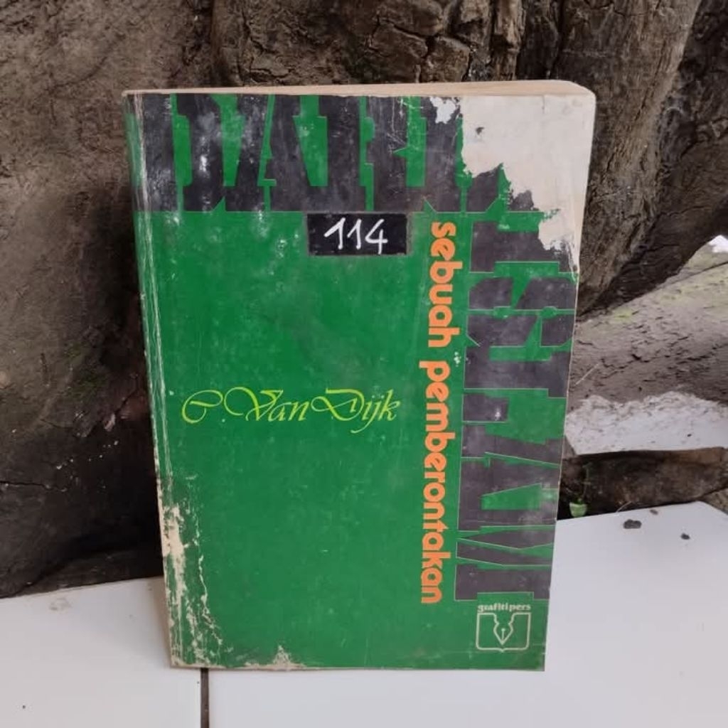 Darul Islam Sebuah Pemberontakan
Penulis : C. Van Dijk