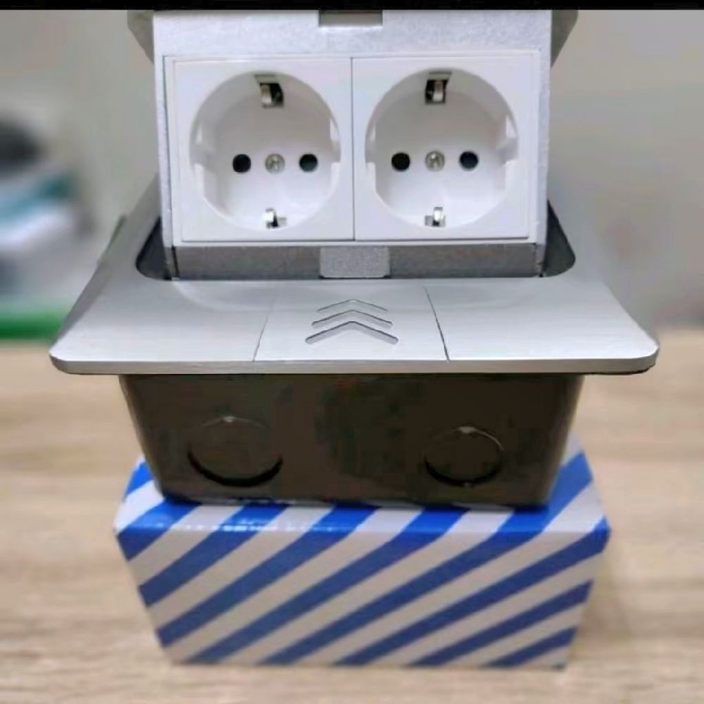 Stop kontak Tanam Meja 2 Lubang Silver