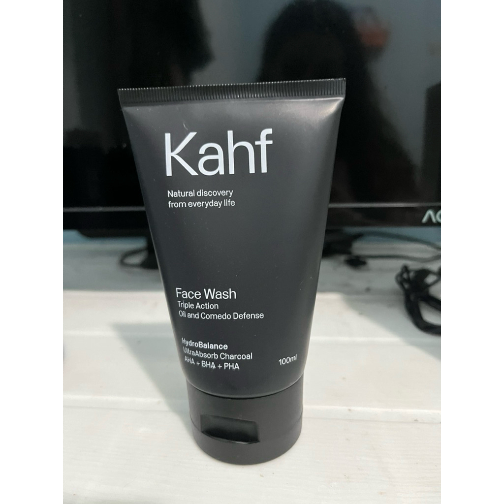 kahf triple action  oil and  comedo defense