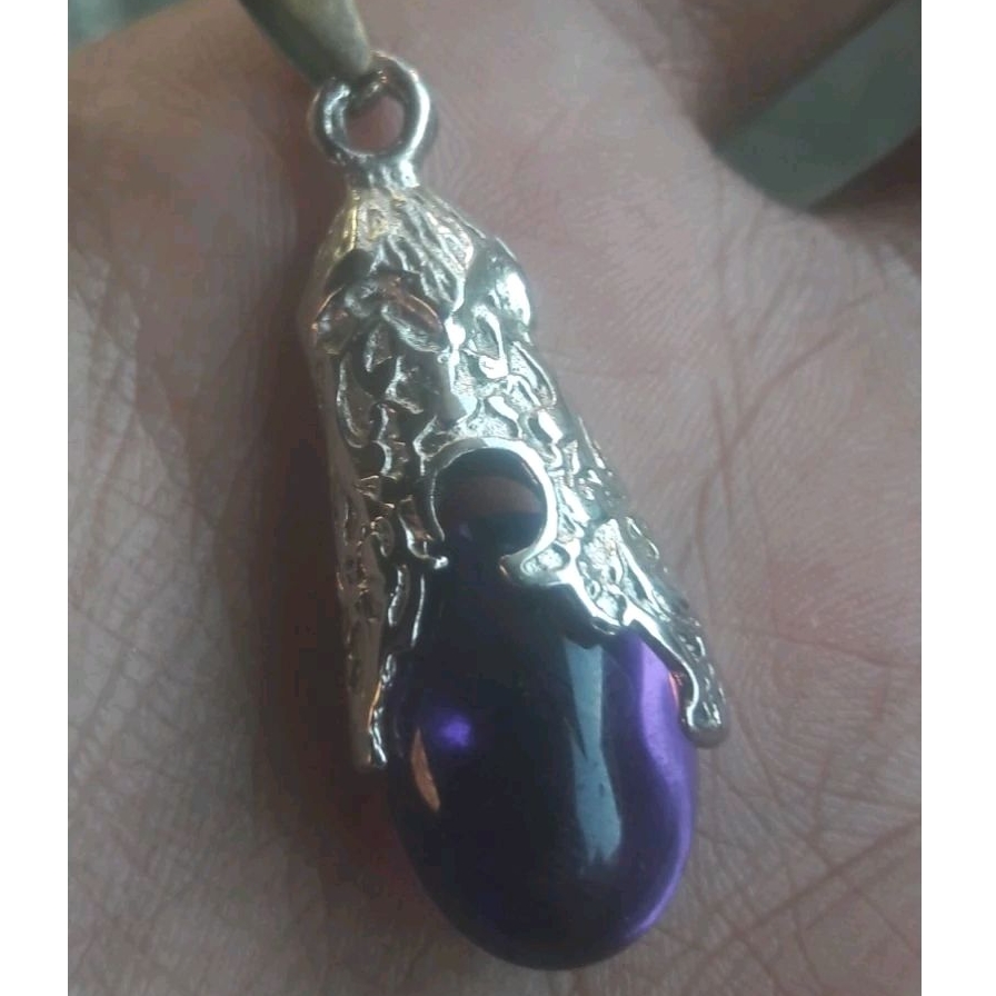 liontin batu kecubung