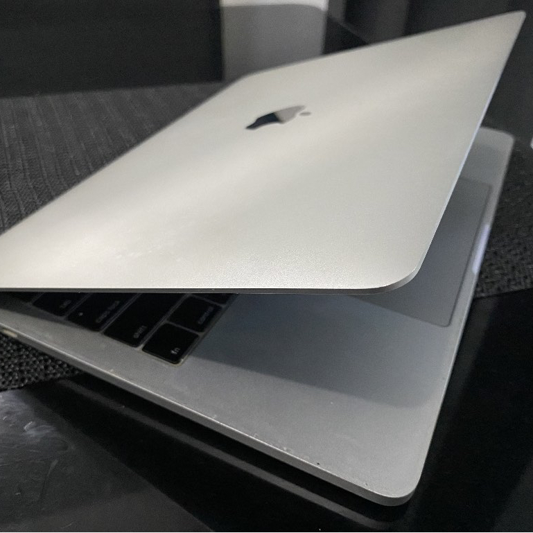 MacBook Pro 2019 Touch Bar Rusak (SSD Mati) -- Cocok untuk Sparepart / Donor Unit