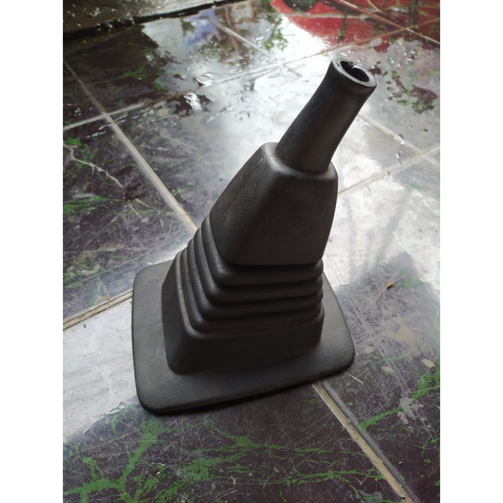 karet boot perseneling Ford laser