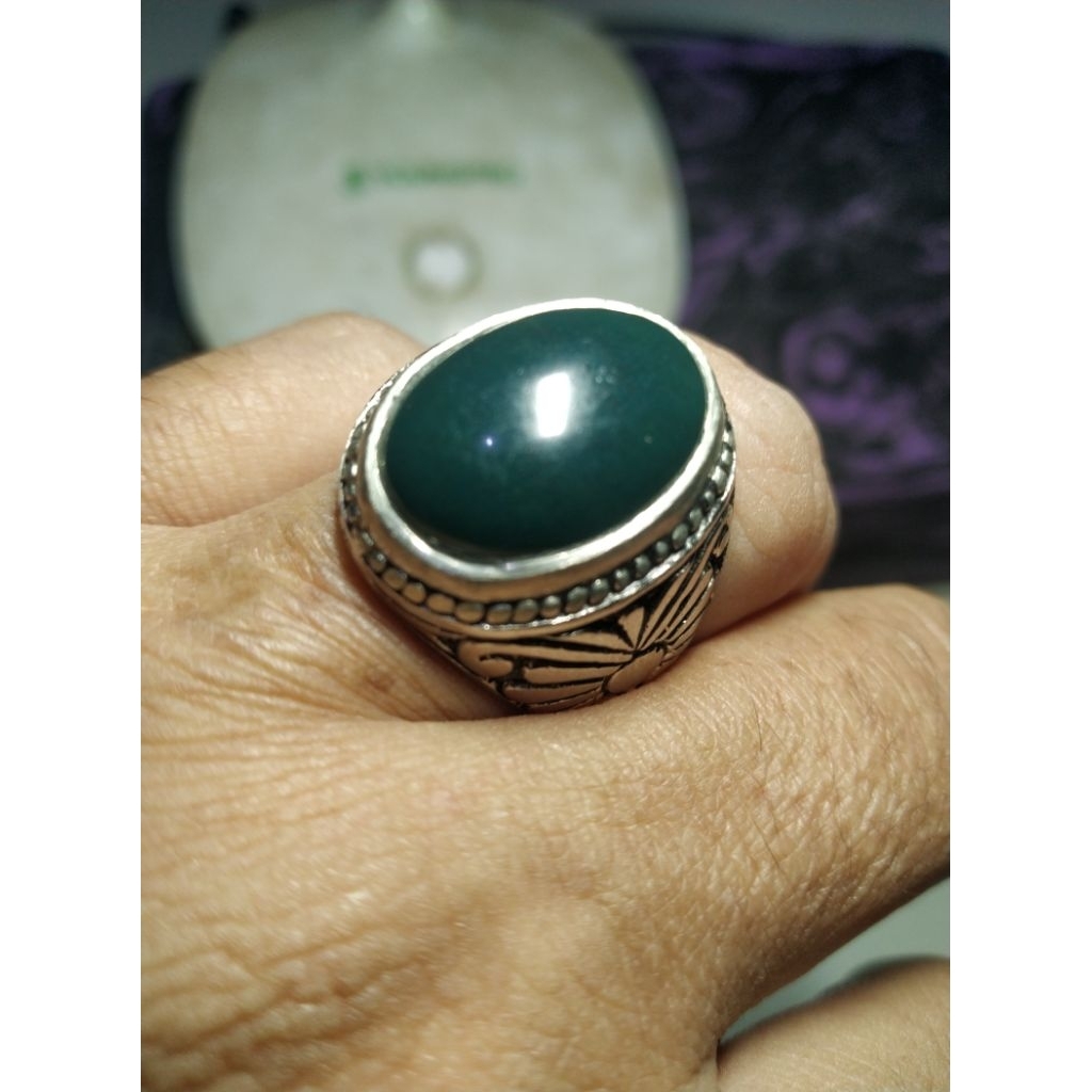 Batu Giok Hijau Tua Unik kode 24/523