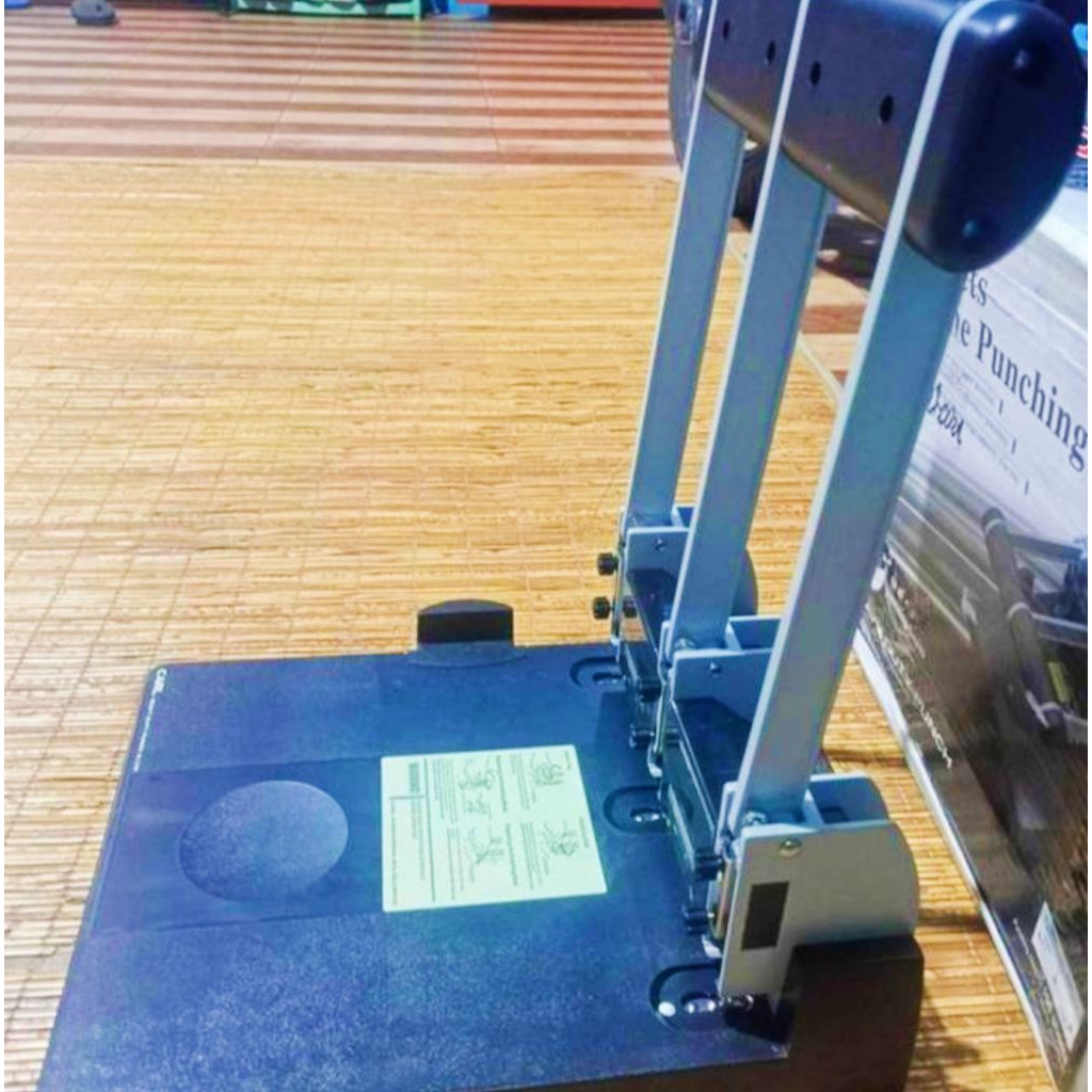 

ALAT / MESIN PEMBOLONG / PELUBANG KERTAS HO-PUNCH 3 LUBANG MERK TATA HP-3