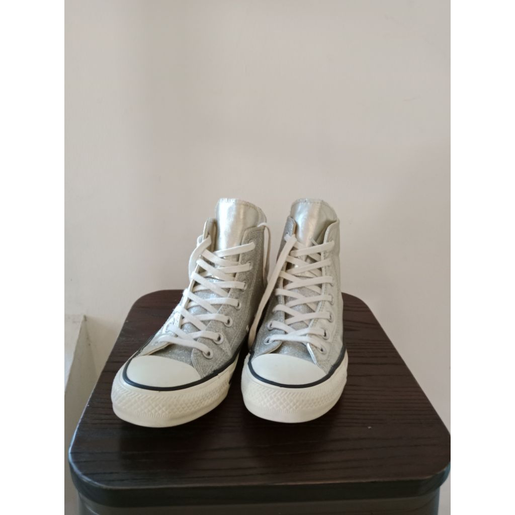 Preloved Sepatu sneakers wanita