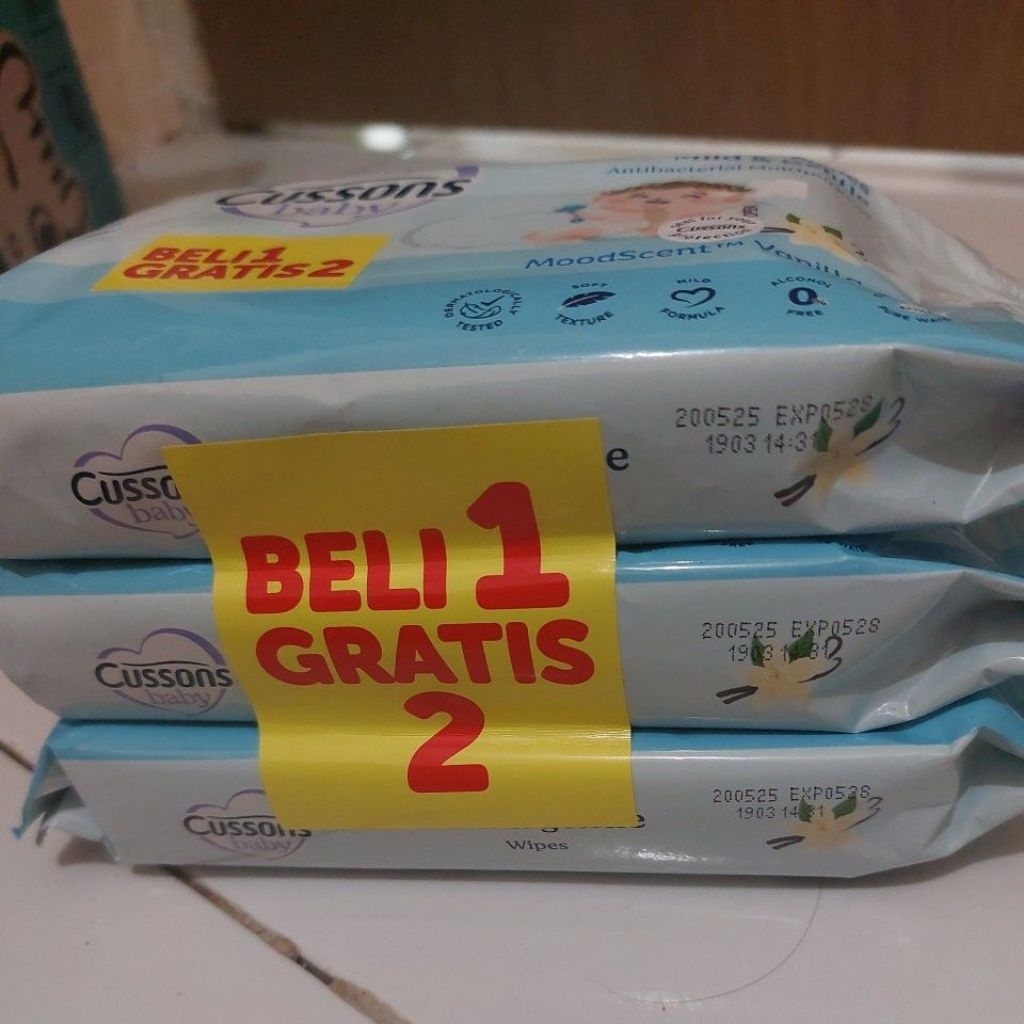 Tisu Basah Bayi Cussons Baby biru