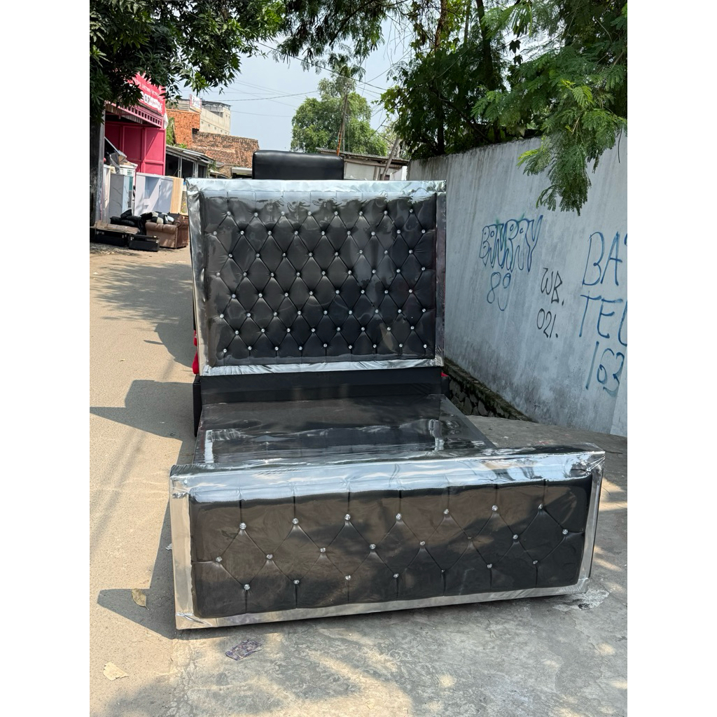 DIVAN ANDIN LIST KACA bahan kalep