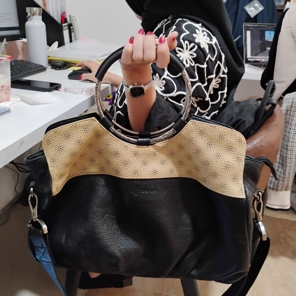 Bampo Sling hand bag