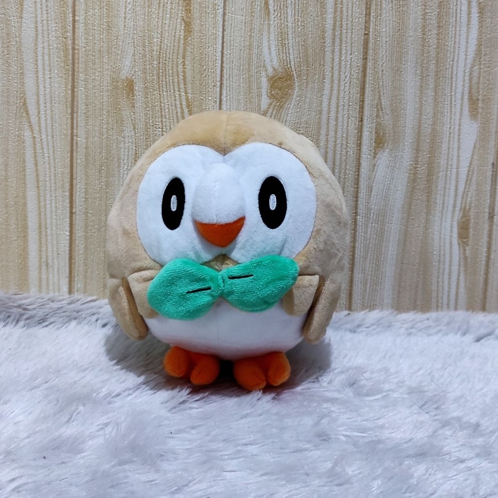 BONEKA POKEMON ROWLET POKEMON CENTER