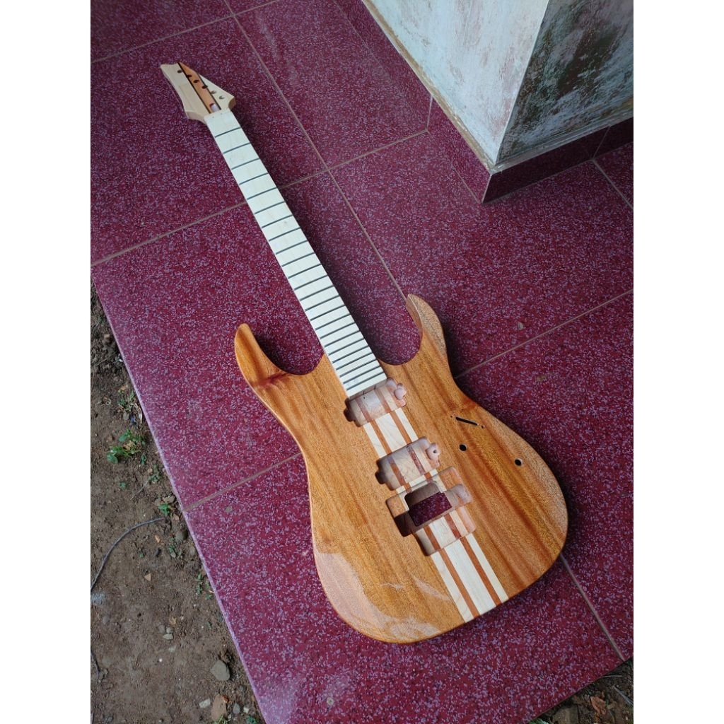 Body Neck Ibanez RG Custom Maple