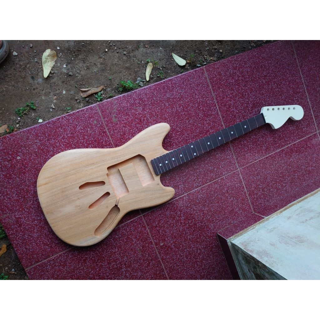 Body Neck Gitar Fender Jaguar