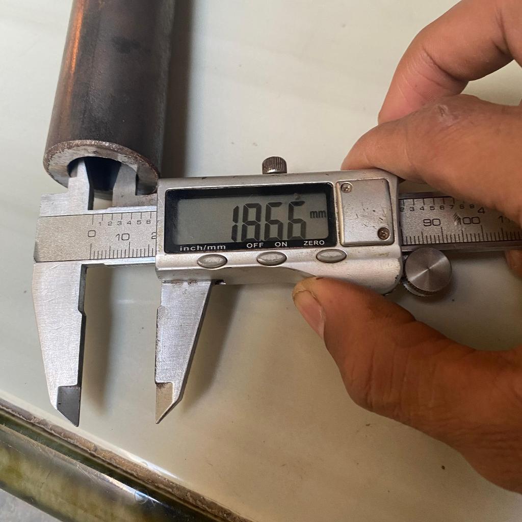 Pipa Besi OD 32 mm ID 18.6 mm Tebal 6.3 mm Panjang 72