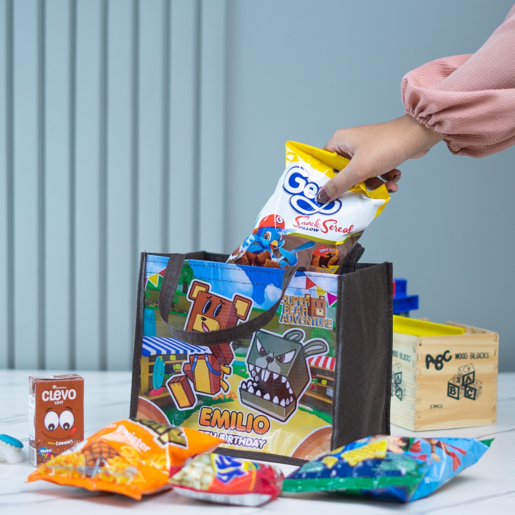 

Tas Pesta Ulang Tahun Anak / Goodie bag Jinjing Bento Tebal/ Tas Ulang Tahun Foto sendiri