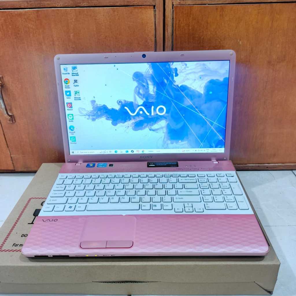 LAPTOP SECOND,Laptop Sony Vaio SVCEH13FX, Pink