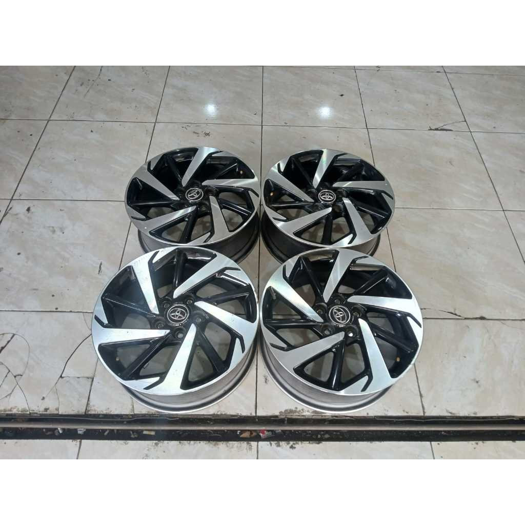 Velg Bekas Aman Original Copotan New Rush Ring 17 Pcd 5x114.3 Original Toyota RUSH