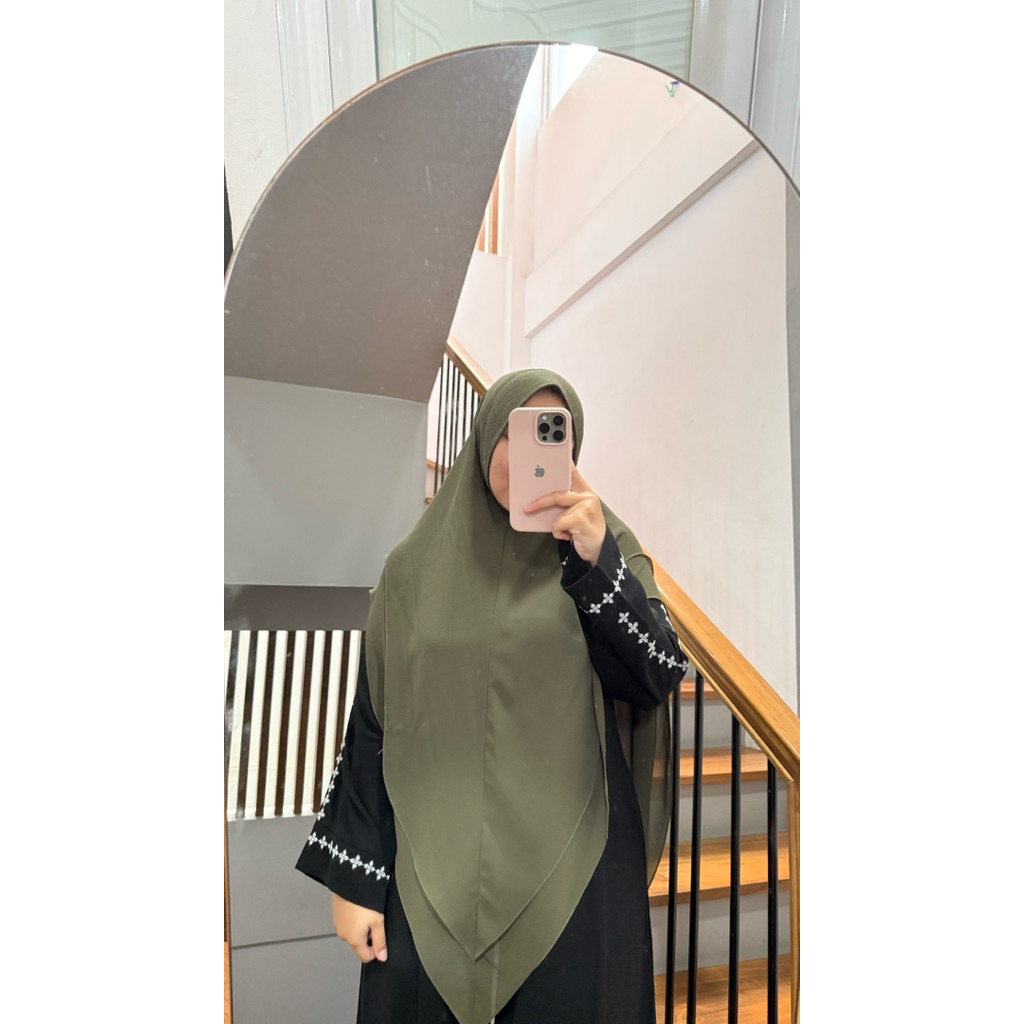 Cierra Khimar Army