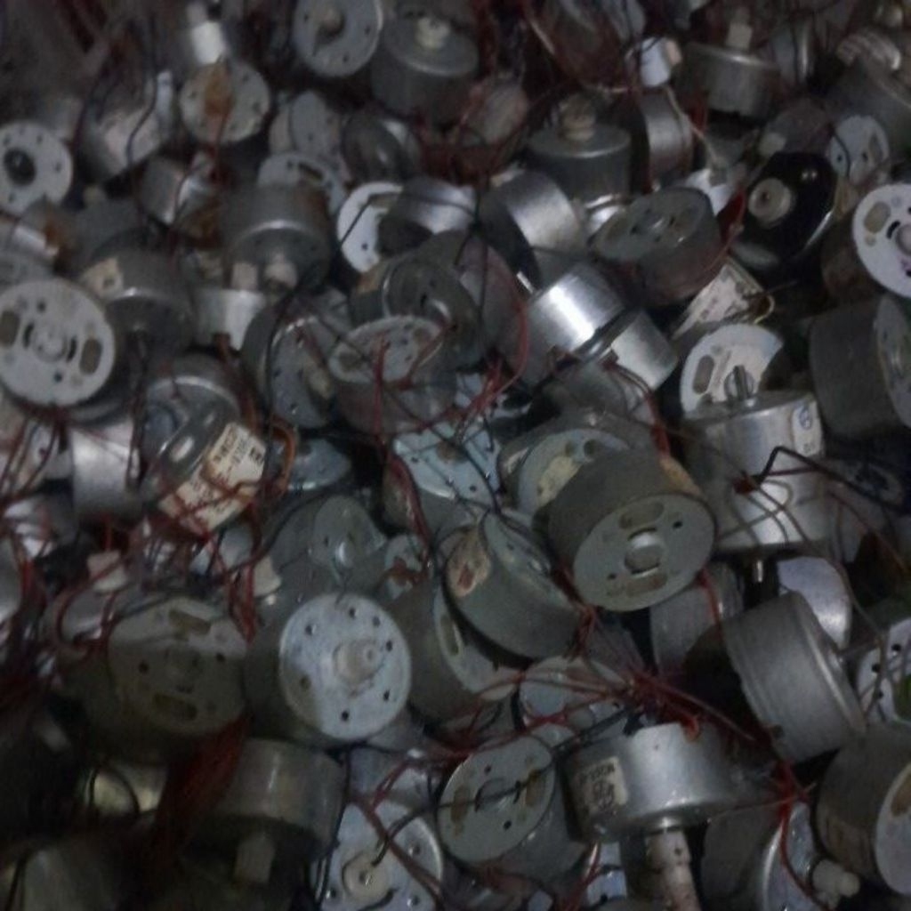 DINAMO DVD PLEYER 3-9VOLT 3500RPM GENERATOR LAYANG- LAYANG