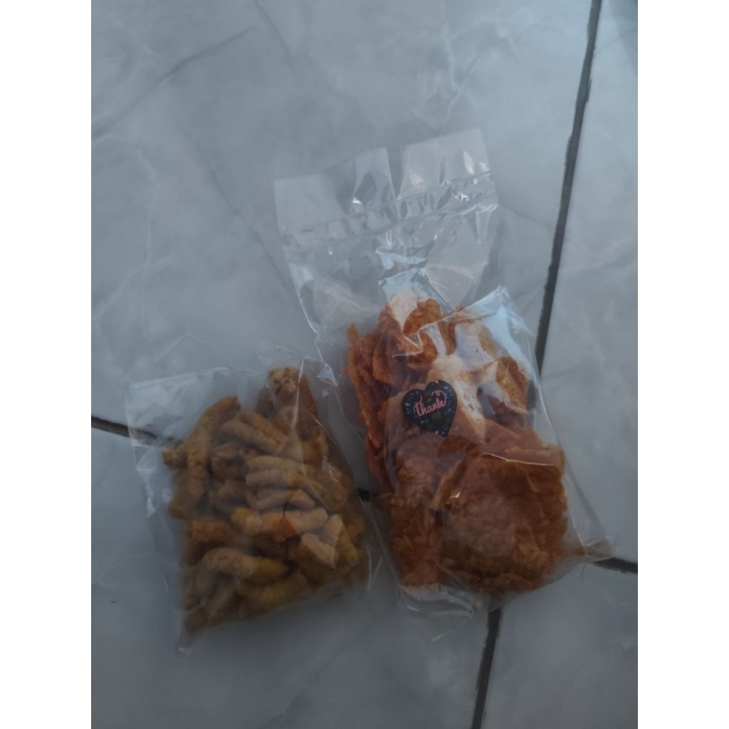 

1 Paket Keripik Tempe dan Usus Ayam Kering
