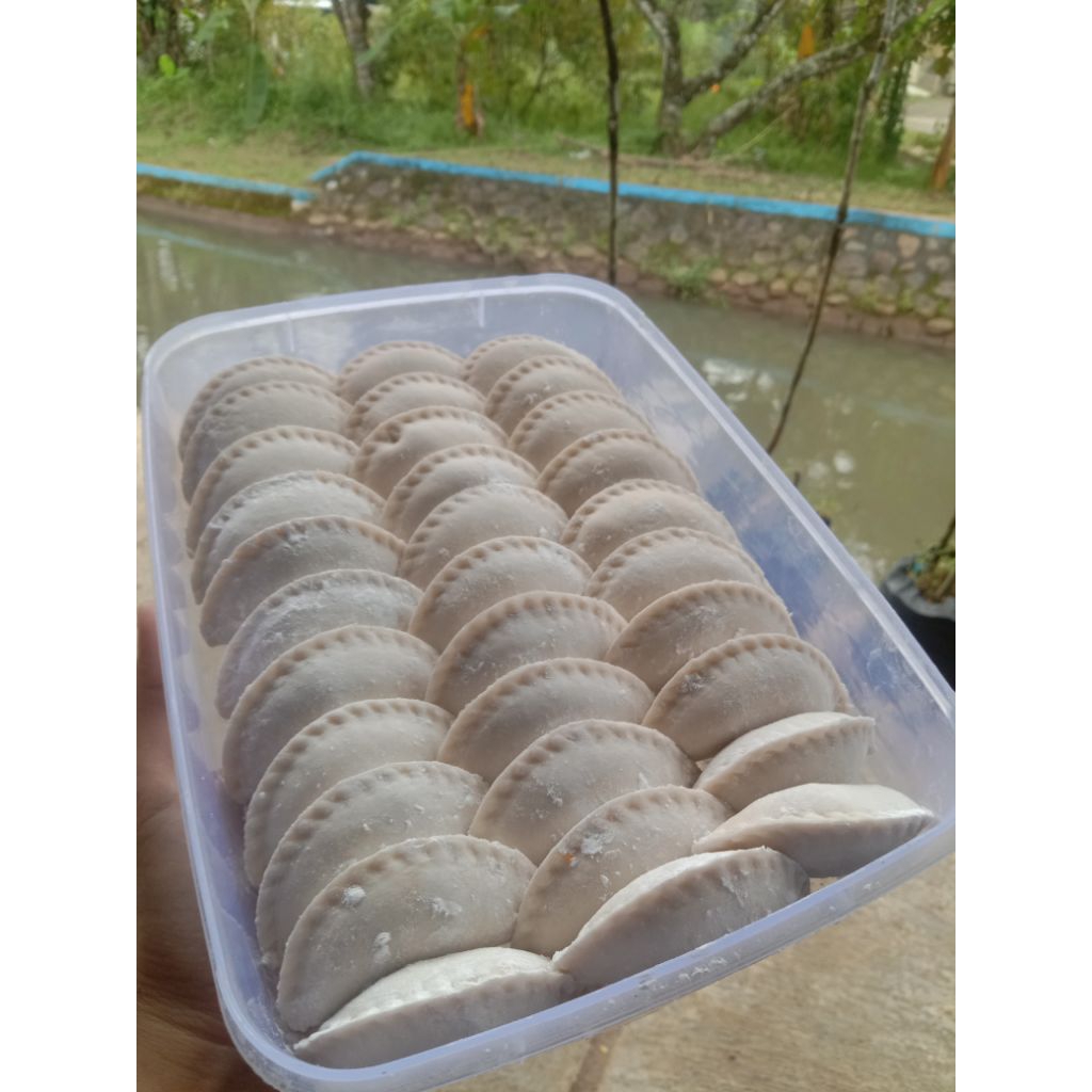 

Cireng mini isi ayam pedas 20 pcs full isian enak