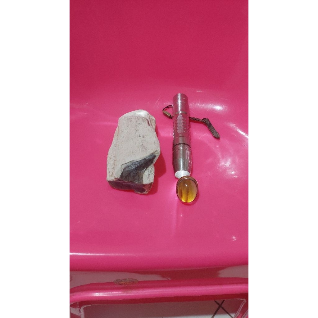 Batu Fosil Galih Kelor Super Kristal Estimasi Ukuran  25x18x10  Barang Dijamin 100% asli