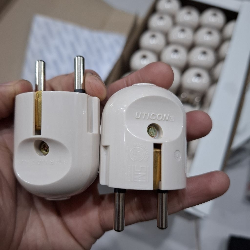 [STEKER ARDE UTICON] COLOKAN BULAT PUTIH UTICON STEKER ARDE