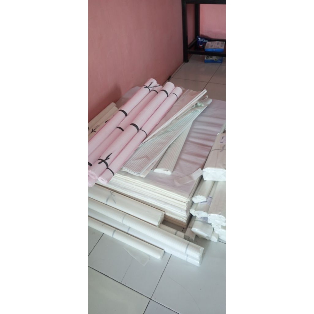 kertas layangan litho warna putih polos  murah ukuran 60x60 isi 50 lembar