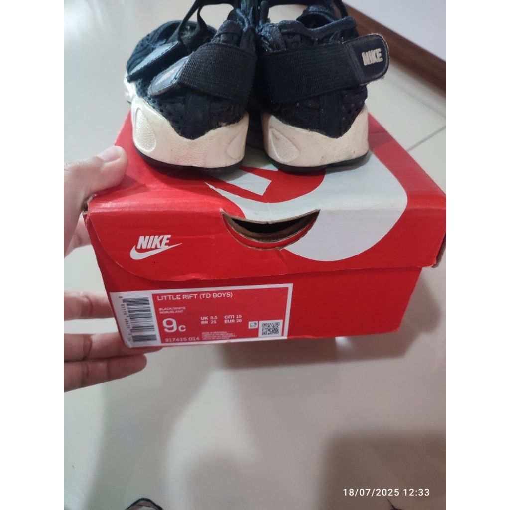 Sepatu Anak Air Rift Preloved