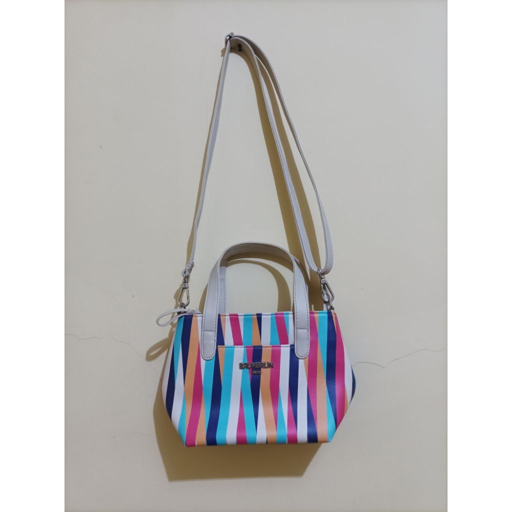 Preloved Tas Selempang Brunbrun Paris