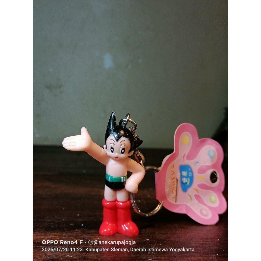 gantungan kunci action figure astro boy