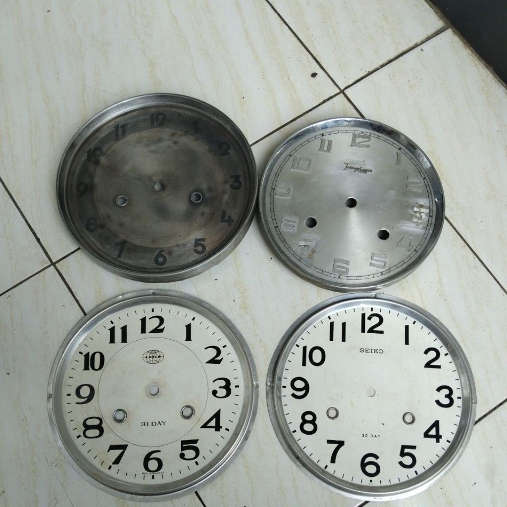 DIAL JAM DINDING KUNO