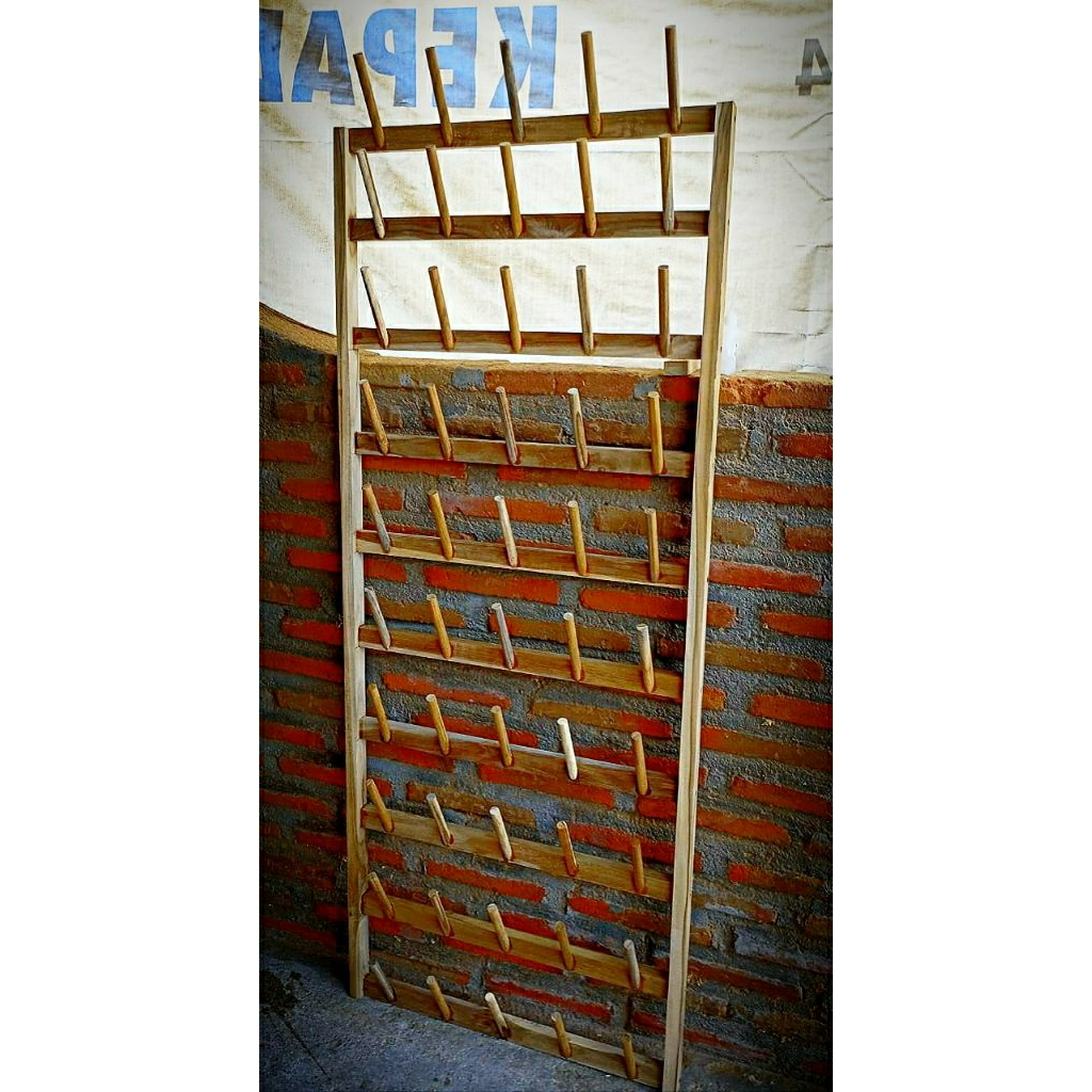 Rak gelas rak topi rak display kayu jati