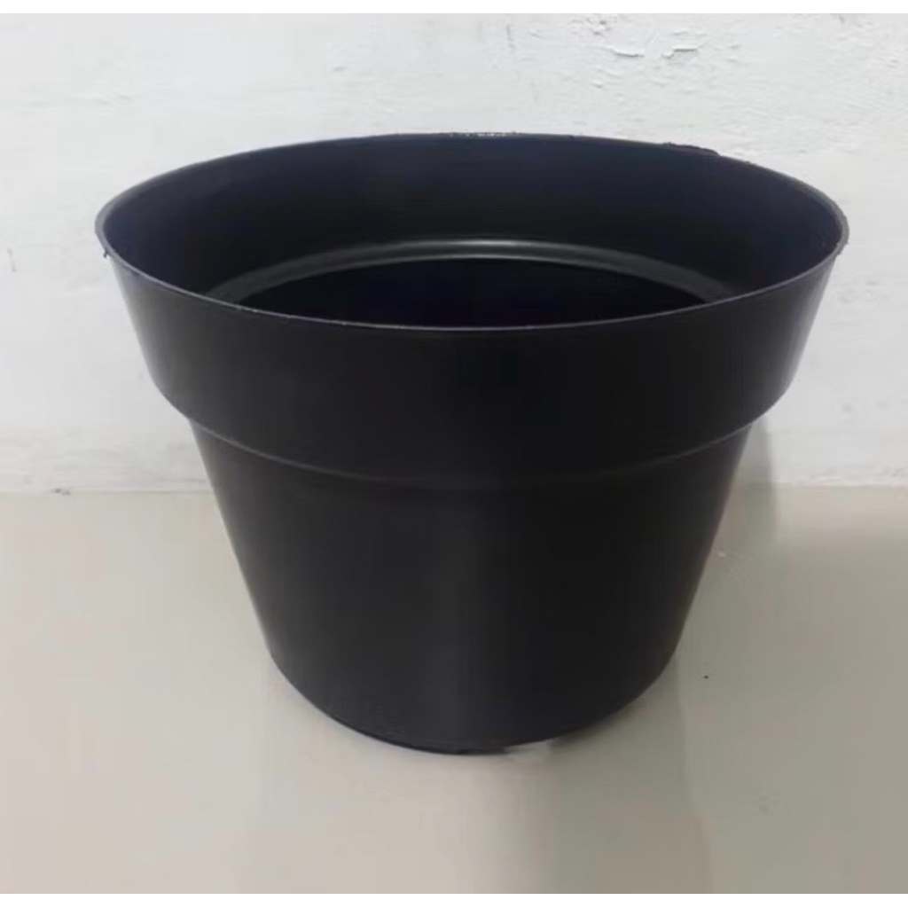 Pot Bunga Tanaman plastik hitam ukuran 20cm
