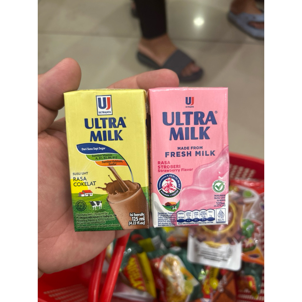 

Ultra Milk 125ml coklat / strawberry