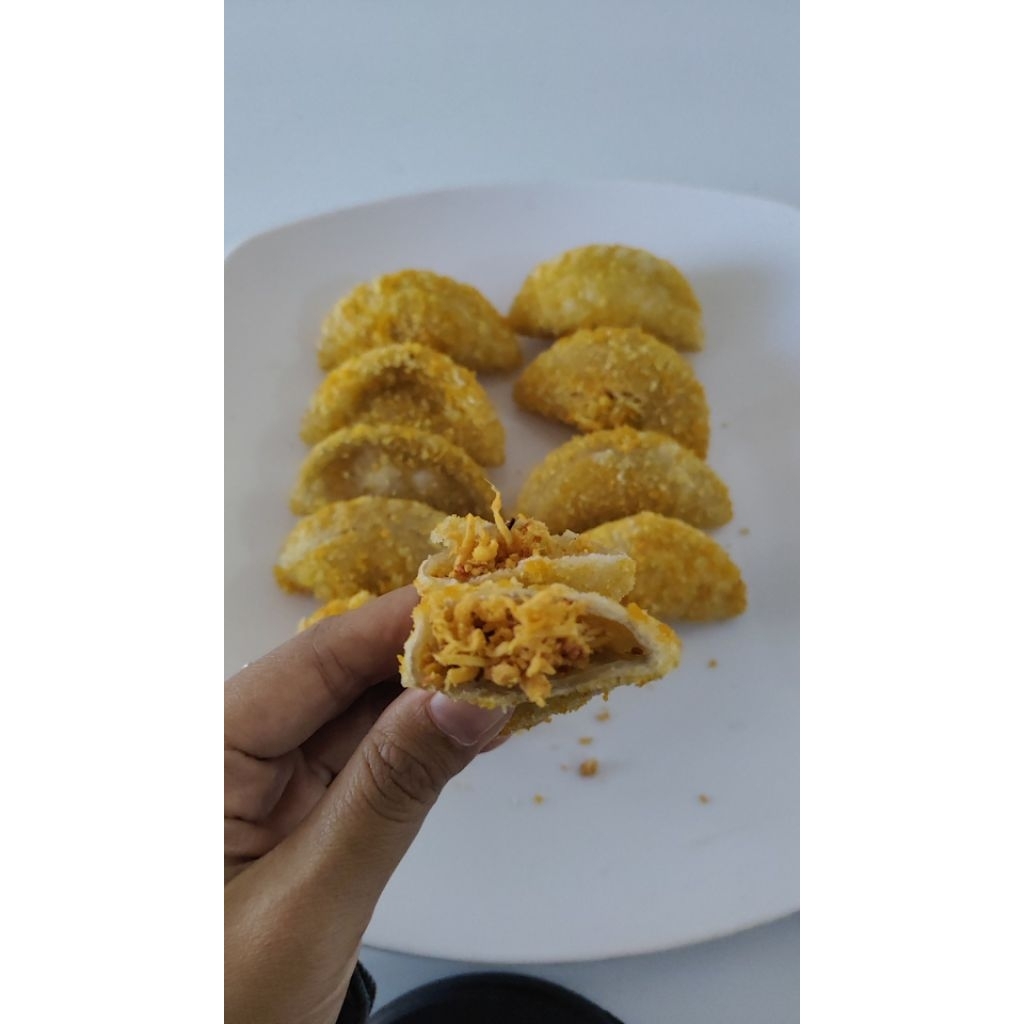 

Cireng krispy isi ayam pedas 10 pcs