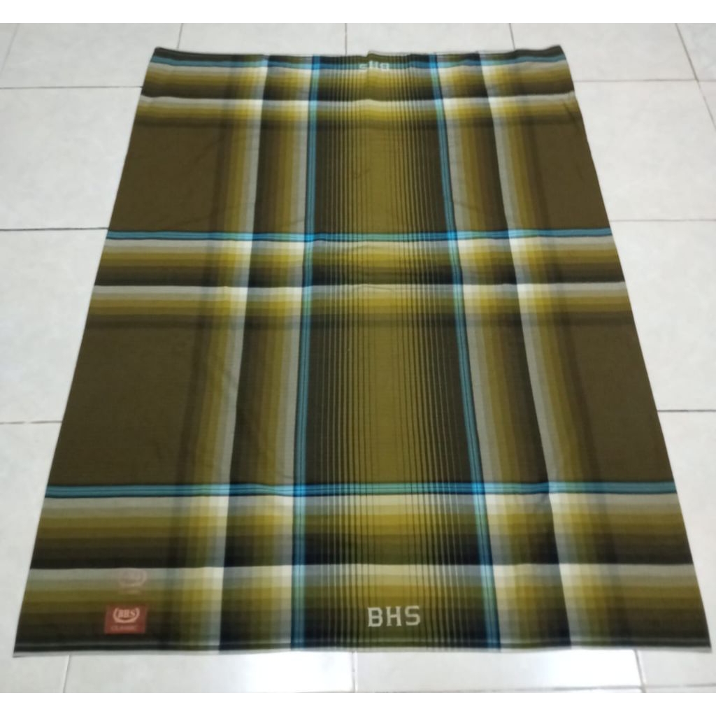 sarung bhs classic bertanda tangan bekas minus ringan