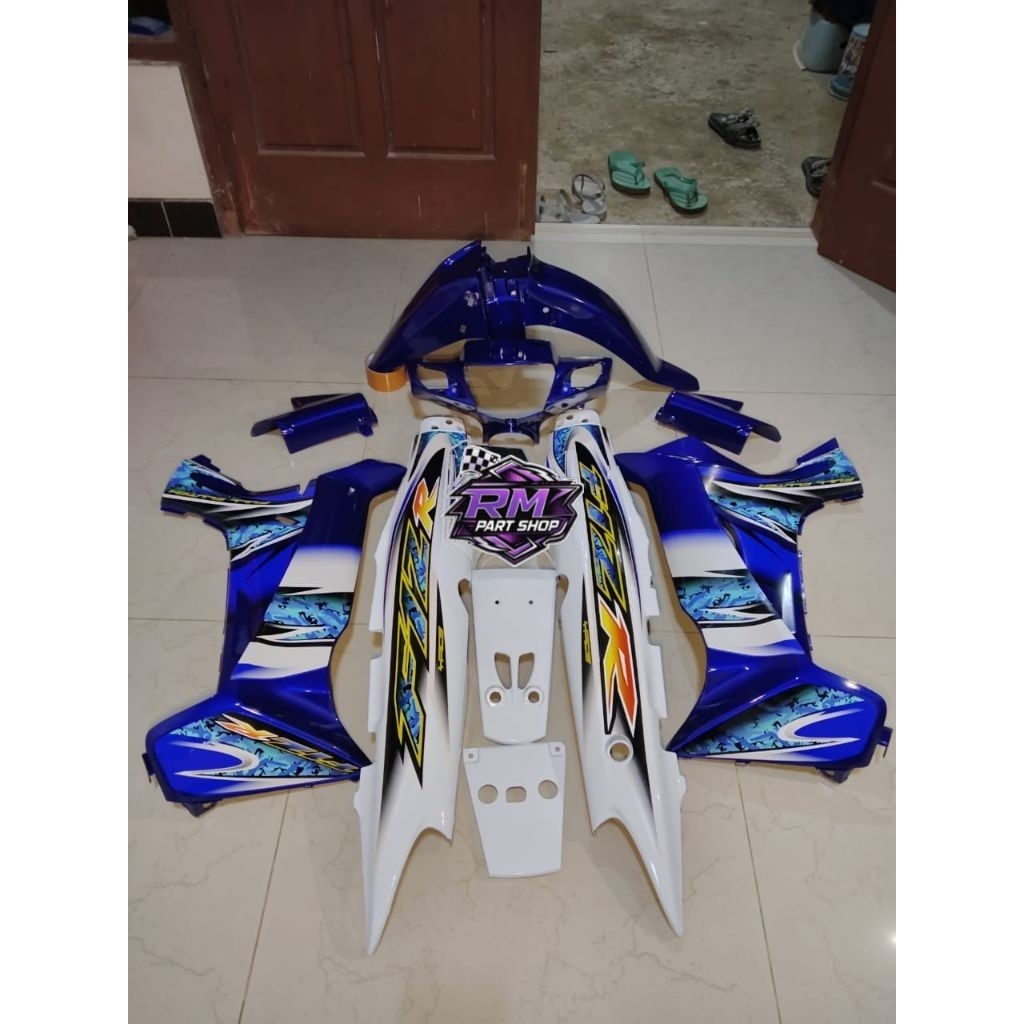 Body Set FIZ R Biru Putih 2005 Bodi halus FIZ R Biru Putih