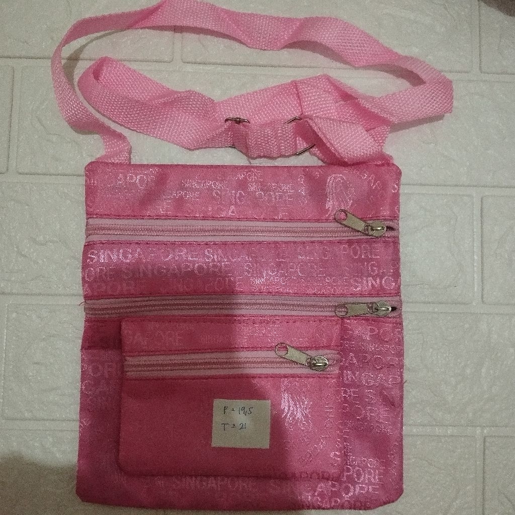 Tas Selempang Oleh-oleh Singapore