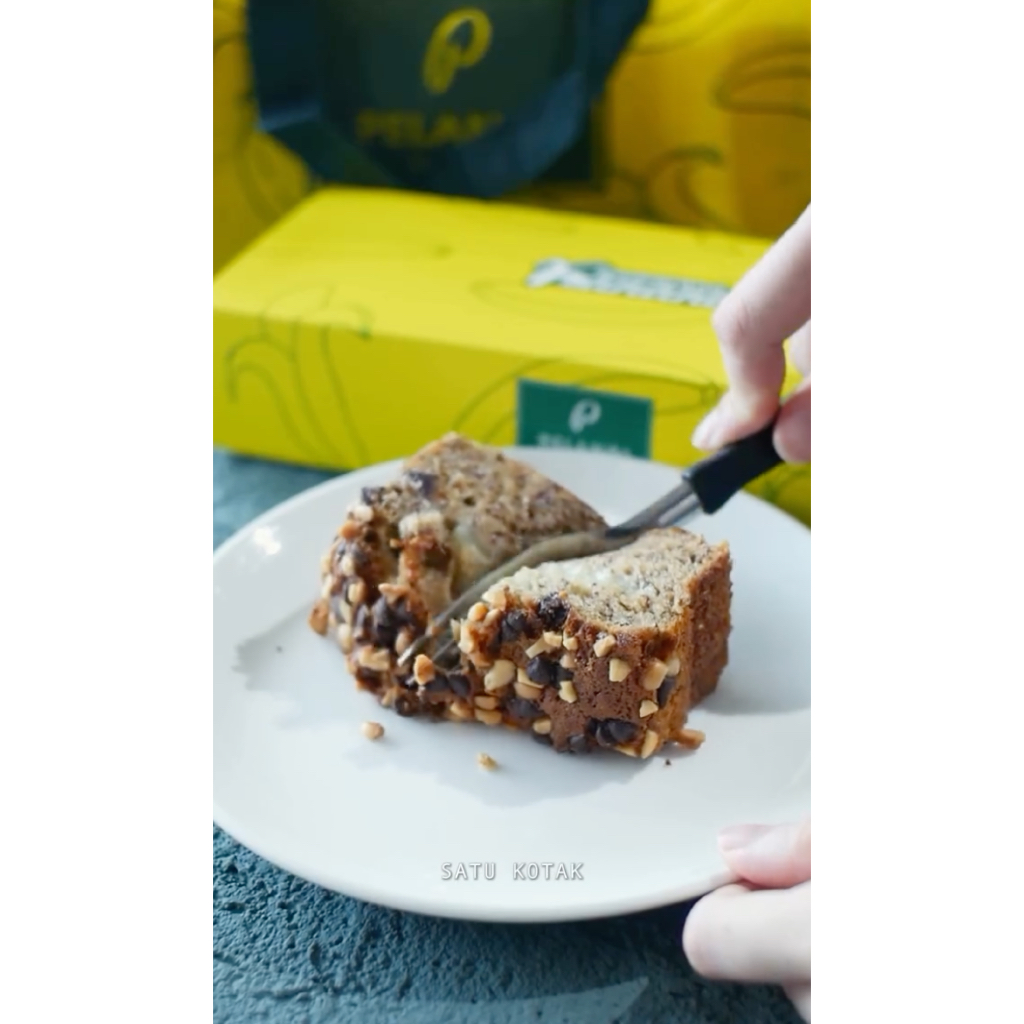 

OLEH OLEH SEMARANG BANANA CAKE PELANGI