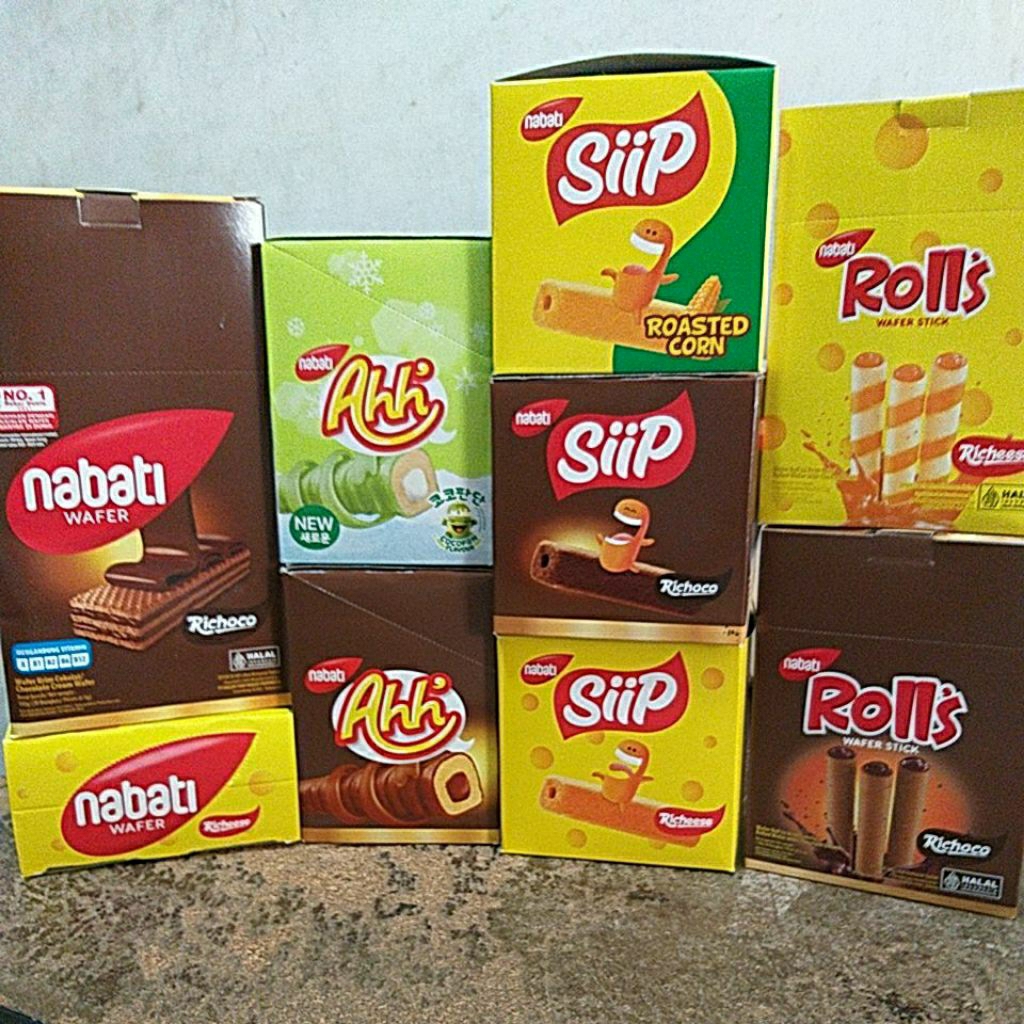 

Nabati box 5gr x 20pcs Rolls Ahh Siip