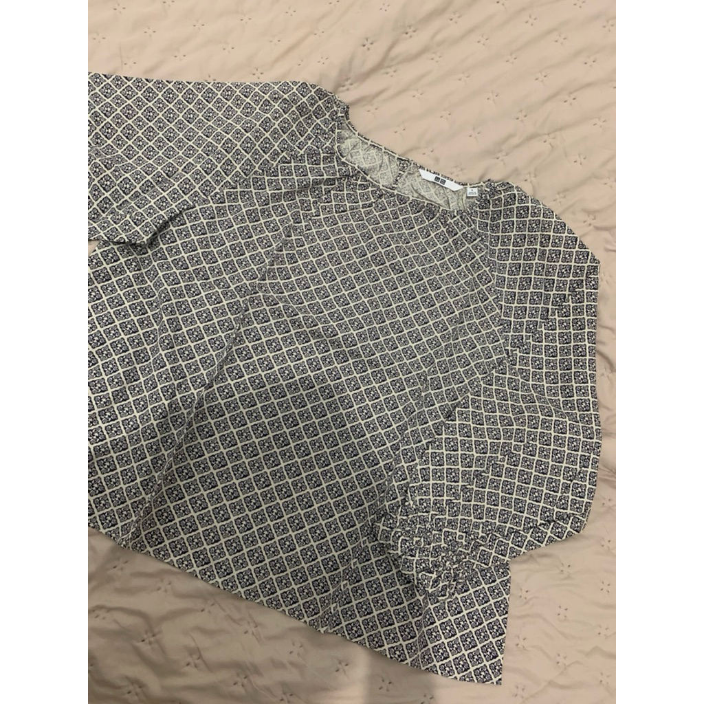 Blouse UNIQLO Second Wanita