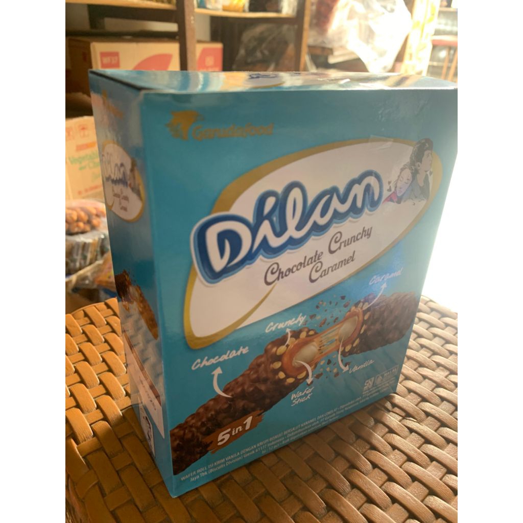 

DILAN | DILAN CHOCOLATE CRUNCHY CARAMEL | WAFER ROL ISI KRIM VANILA DENGAN KRISPI BISKUIT BERSALUT KARAMEL