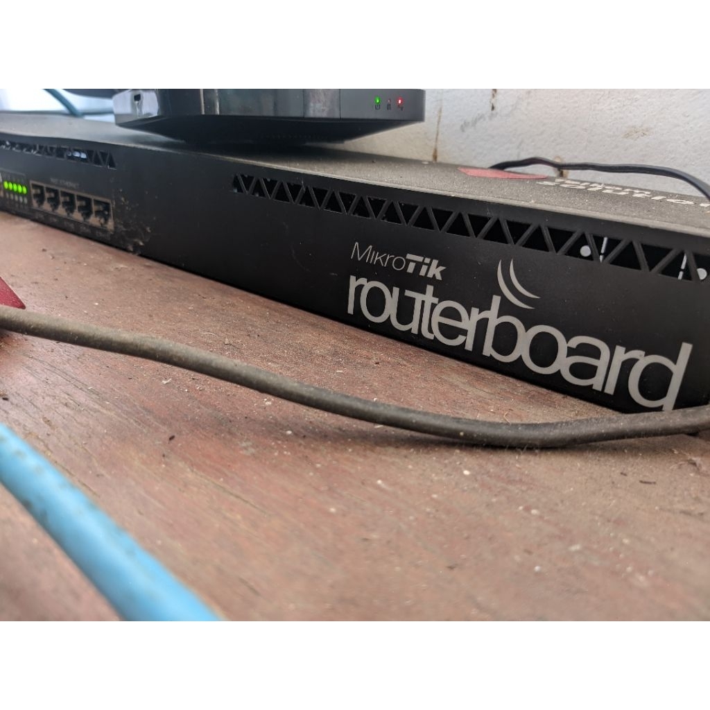 mikrotik rb2011L