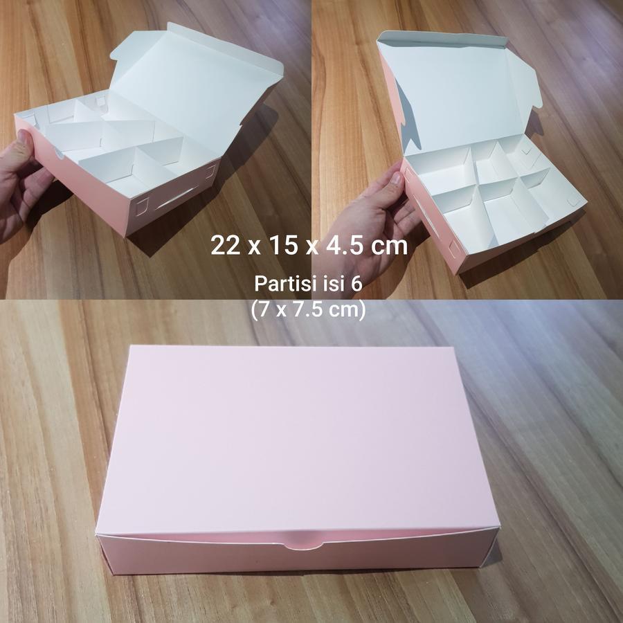 

us Putih cocok untuk chiffon mini, brownies mini, slice cake, cookies, dll Ukuran Dus : 8 x 8 x 4 cm Bahan Dus : Karton Ivory 350 gr Bahan Karton Putih dan tebal cocok untuk makanan Model Dus Sambung