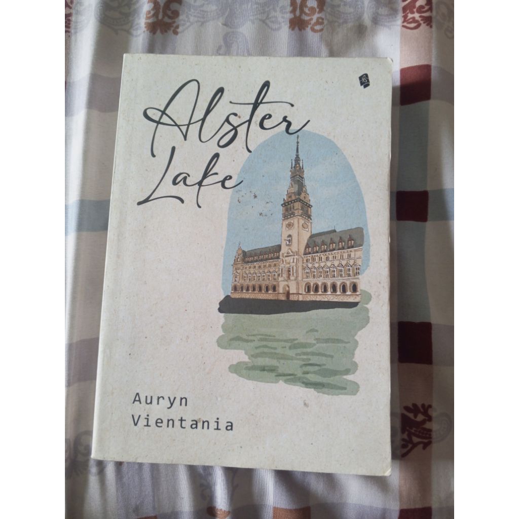 PRELOVED NOVEL "ALSTER LAKE"