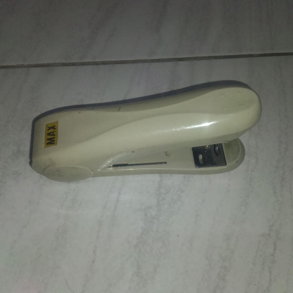 

Staples Second Normal Jos ukuran sedang