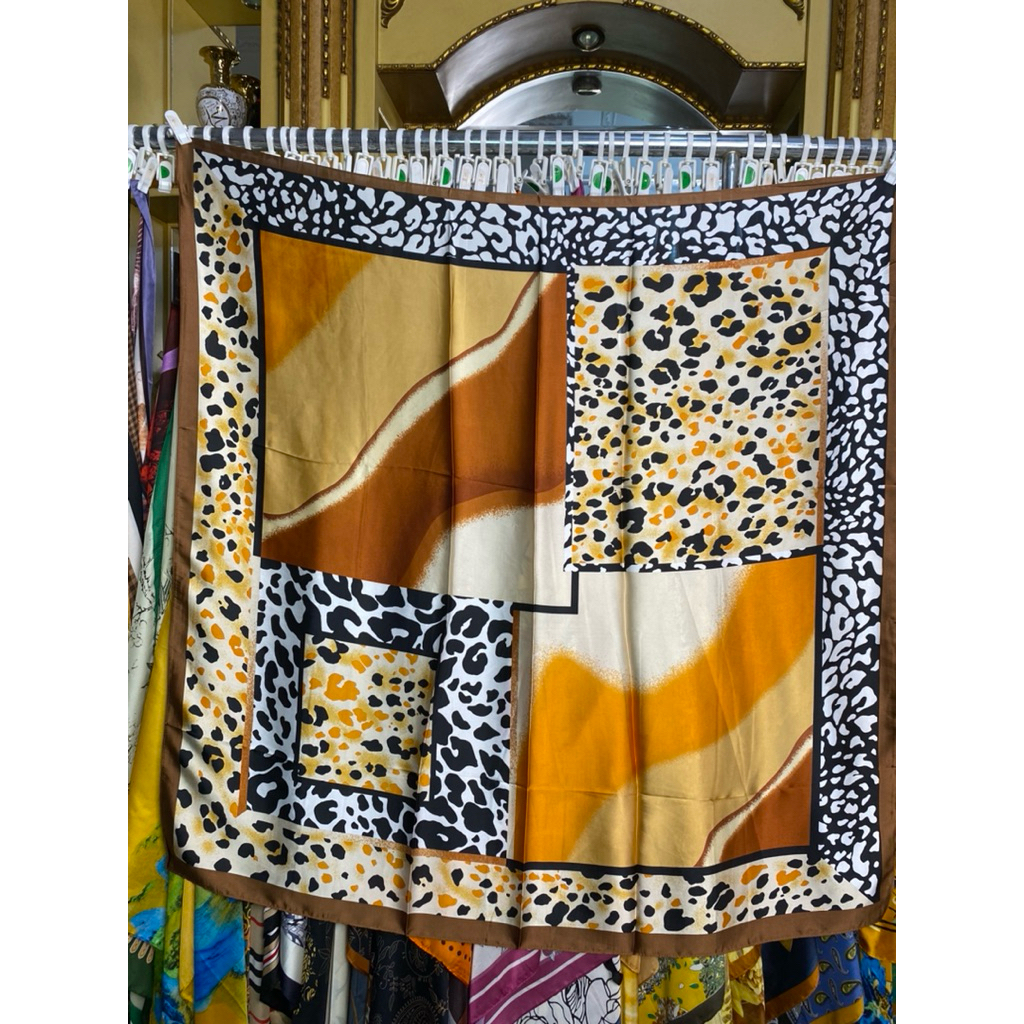 (eta 8) HIJAB SILK SUTRA MOTIF 110*110