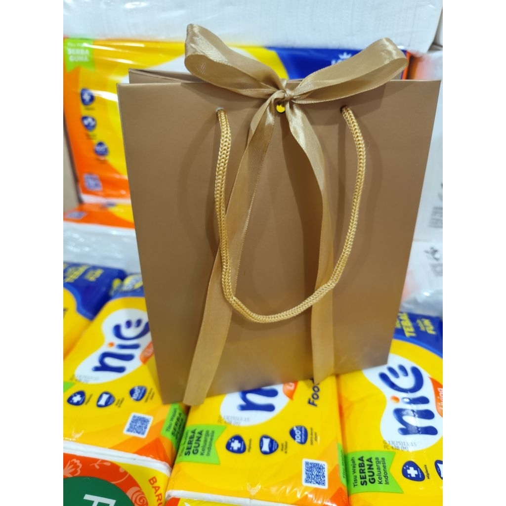 

paper bag gold ukuran mini pake pita isi 1 pcs bahan tebal