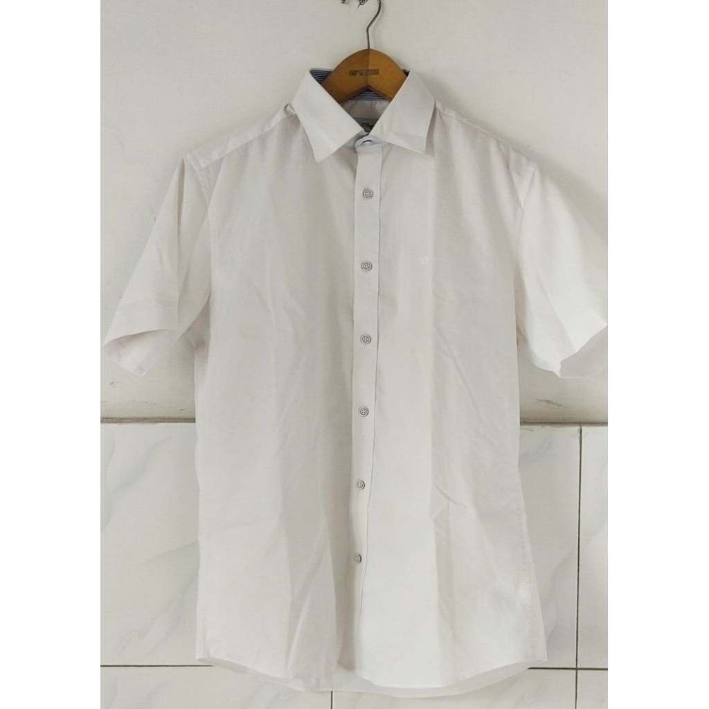 Kemeja putih polos lengan pendek pria merk S.T.Dupont classics