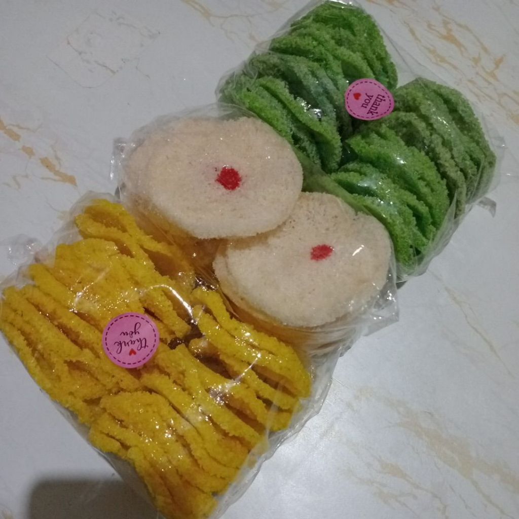 

Rengginang UBI Homemade Mentah Beli 2 Free 1(siap goreng)
